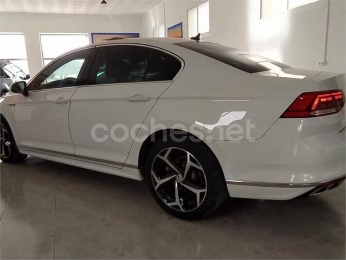 VOLKSWAGEN Passat RLine 2.0 TDI