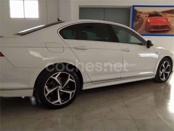 VOLKSWAGEN Passat RLine 2.0 TDI